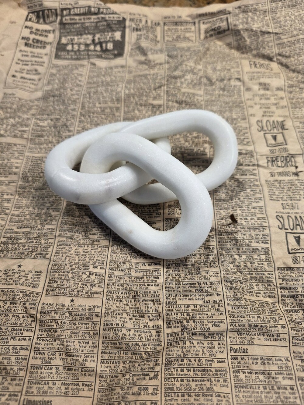 White Ceramic Link Sculpture - Modern Decorative Accent
